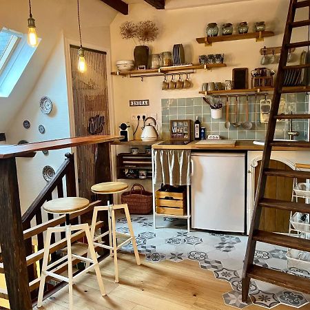 Bienvenue A Indra Apartment Vannes Bagian luar foto
